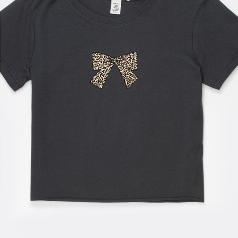 Tillys girls Black T-Shirt with Leopard Bow- glamour and coquette